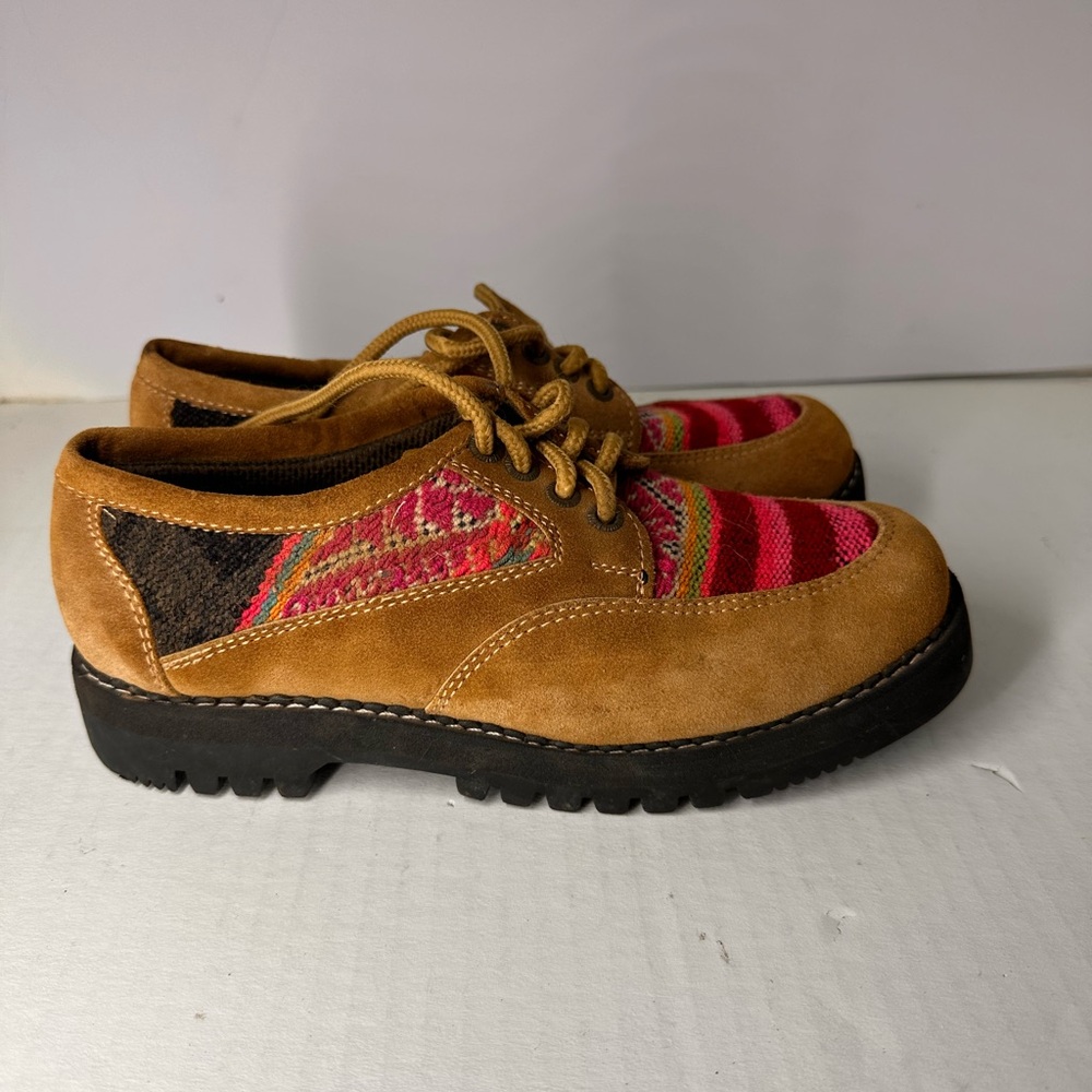 Yoaan CATS Vibrant Pink and Tan Woven  and suede Kids Sneakers size 4.5 - Picture 2 of 6